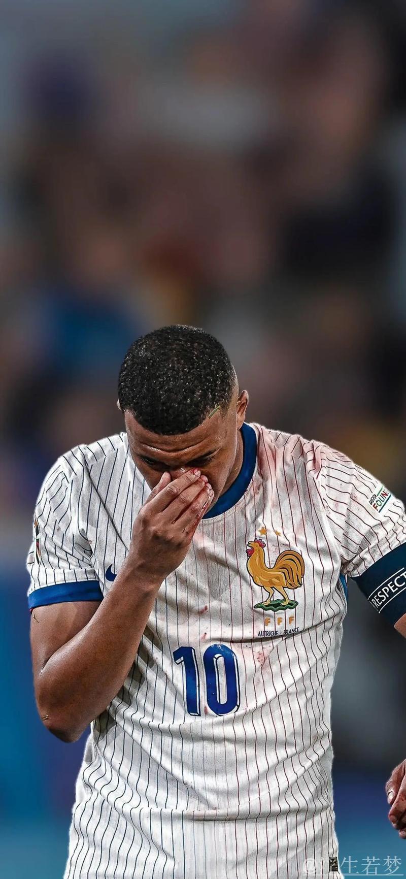 姆巴佩因食物中毒15天骤瘦12斤，皇马危机显现，战巴黎仅上场30分钟